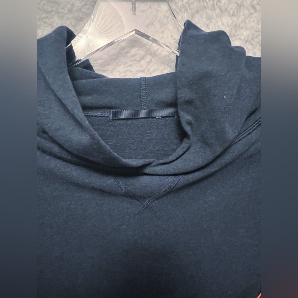 Lululemon Please Me Cropped d Pullover Size 6 Navy Great Condition - Picture 11 of 13